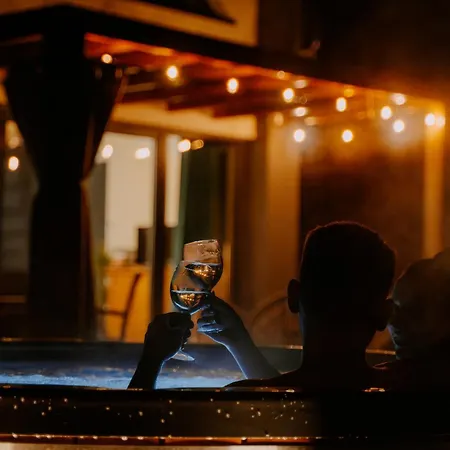 Osada Pod Gwiazdami Lasko & Spa - Family Ogrodzony Dom, 150M Do Prywatnego Stawu Z Plaza I Kajakami, Kominek, Grill, Ognisko, Kajaki, Plaza, Jeziora, Opcja Prywatnego Jacuzzi Villa