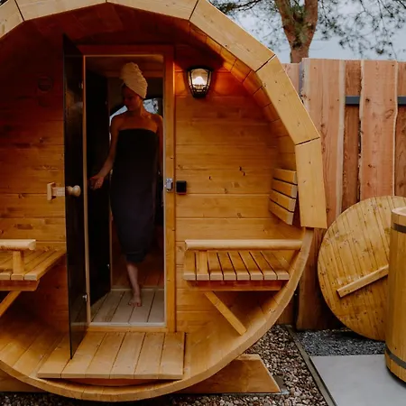 Osada Pod Gwiazdami Lasko & Spa - Family Ogrodzony Dom, 150M Do Prywatnego Stawu Z Plaza I Kajakami, Kominek, Grill, Ognisko, Kajaki, Plaza, Jeziora, Opcja Prywatnego Jacuzzi